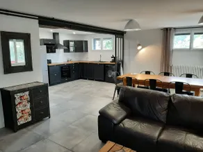 Very large space with industrial feel - Image 2