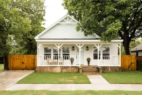 Mint Maven House - Hot Tub - Silo District - Image 3