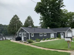 Eagles Landing Cottage; A Stunning Waterfront Gem - Image 4