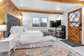 Lake Samish Cottage - Image 2