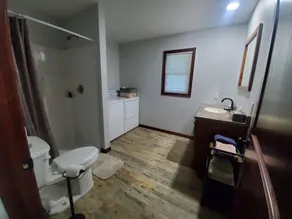 Old Mission Road House - A Home Away from Home - Image 4