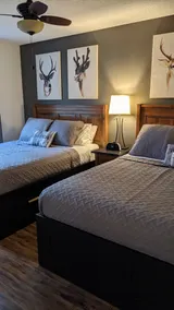 B111 Home Close to Banff- A/C, Hot tub, Free parking, 2BR, 1BT, Large beds - Image 4