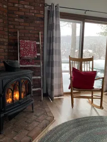 Expansive dog friendly lakeview rental at Eastman - Image 3