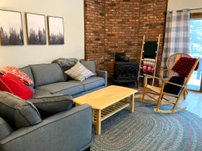 Expansive dog friendly lakeview rental at Eastman - Image 2