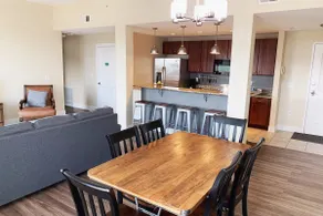 Beautiful Updated Condo In Grand Haven - Image 4
