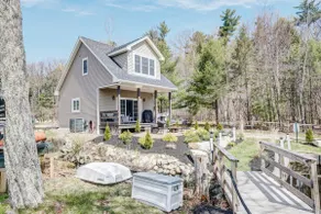 NEW Lakeside Cottage escape stunning views & Dock - Image 3