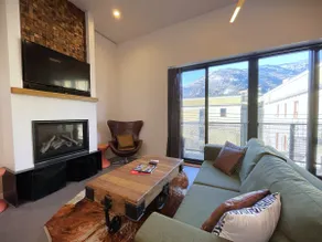 Elephant Mountain View w/ Patio - Image 2