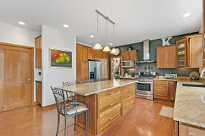 Beautiful and spacious lakefront home! Close to everything! - Image 4