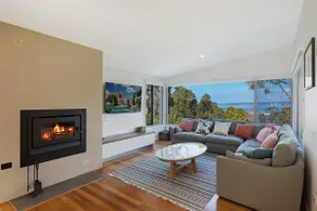 ADS on Collins - 4 bedroom and Pet Friendly - Image 2