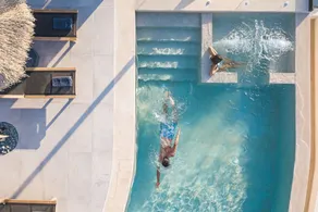 Villa Zelda - Private Infinity Pool & Superb Seaview, 500m from Beach - Image 2