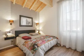 Cozy & contemporary 2 bedroom apartment - Image 2