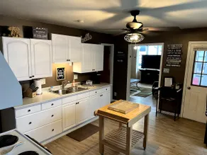 Lake Life Lodge- Downtown Hudson, WI - Image 2