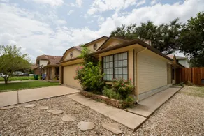North Austin Music Capital Landing- 3 BR w/Hot Tub - Image 3