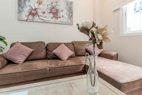 Recaredo 7, 1-Bedroom Penthouse 5 - Image 2