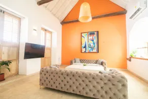 Spectacular 6 Bedroom House in Old City - Image 3
