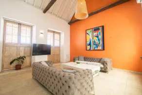 Spectacular 6 Bedroom House in Old City - Image 2