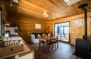 Beautiful cottage with breathtaking views - Image 3