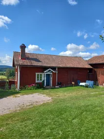 Guest house on a small farm - Image 2