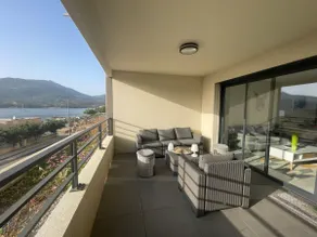 Beachfront getaway – Direct beach access - Image 2