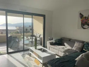 Beachfront getaway – Direct beach access - Image 3