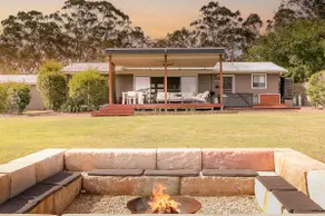 Blackwattle Luxury Wattle Spa Retreat - Image 3