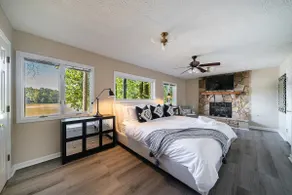 LAY Back in the Lake House - Image 3