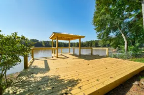 LAY Back in the Lake House - Image 4