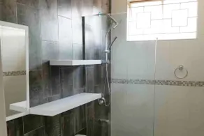 *AC Studio +Huge Yardspace + Flat screen tv* - Image 5