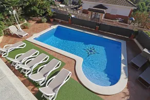 Beautiful holiday villa in Calafell with private pool - Image 2
