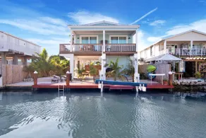 Ocean Breeze Oasis with great boating access - Image 2