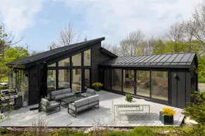 Garage, a Modern Oasis - Image 4