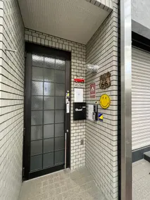 9-minute walk from JR Maya Station and Hankyu Oji Koen Station. 3-story building in the Suidoji Shopping Street area - Image 3