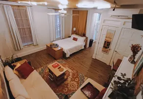 Studio Apt w/ Private Deck - Unit D - Image 4