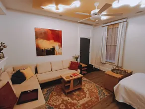Studio Apt w/ Private Deck - Unit D - Image 5