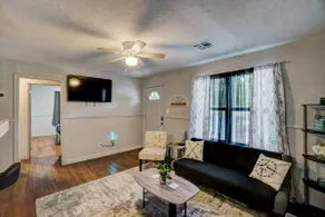 Hot Tub + Views! Chic 3BR/2BA Tosan’s Cottage - Image 4