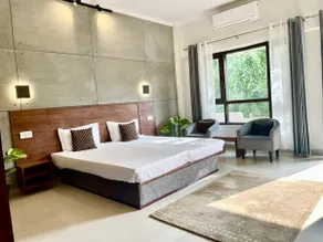 Stylish 4BHK Villa Flr I City Centre I 2600 Sqft - Image 5