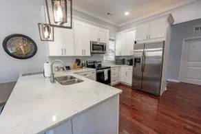 Remodeled Historic House Walkable to Everything - Image 5