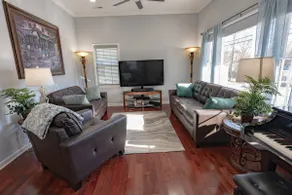 Remodeled Historic House Walkable to Everything - Image 3
