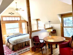 Museum Park Landing Old Town U Suite & Knight Room - Image 3