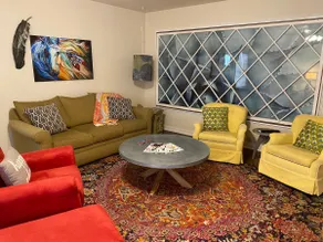 Horsefeathers 🐾 pet friendly funky comfort - Image 4
