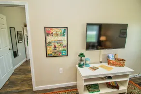 Meadowview Barn - King Bed - fast Wi-Fi - Quiet - Image 5