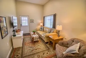 Meadowview Barn - King Bed - fast Wi-Fi - Quiet - Image 3