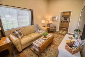 Meadowview Barn - King Bed - fast Wi-Fi - Quiet - Image 2