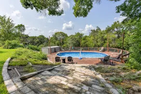 Private pool walking distance to Lake Travis - Image 2