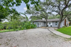 Private pool walking distance to Lake Travis - Image 5