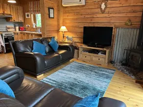 Rowan Log Cabin - Image 3