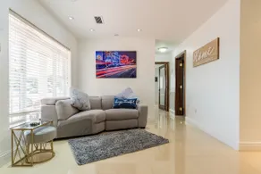 LUXURIOUS HOUSE WITH BEAUTIFUL POOL(HEATER INCLUID - Image 3