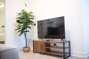 🐶🐱 friendly Apt E: 3-mins from Plaza District - Image 2