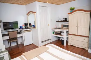 Small studio in Riverfront Historical House - Image 4