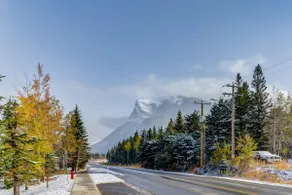 Free Arcade Delightful Stay in Rocky Mountains - Image 2